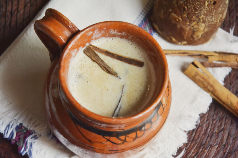 Atole de panela. . . . . . . . . . $ 50
