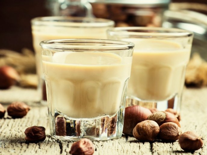Crema de mezcal. . . . . . . . . . . . $ 100